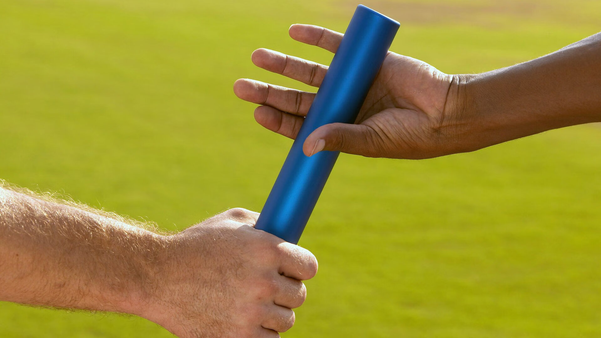 战术大比拼:不同球队的独特战术体系,战术梯队